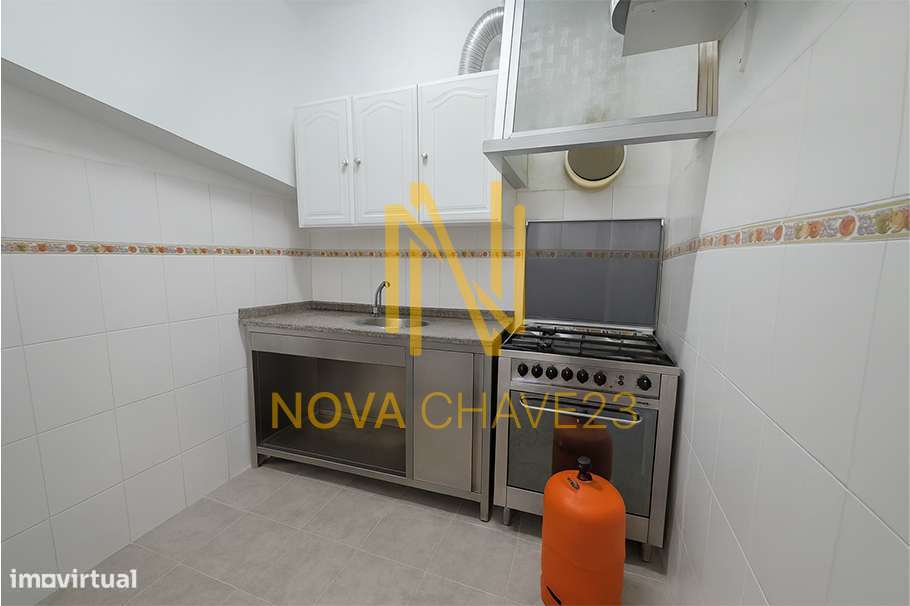 Armazém de 136m² na Avenida Santa Maria –Espaçoso, Luminoso e Versátil-3