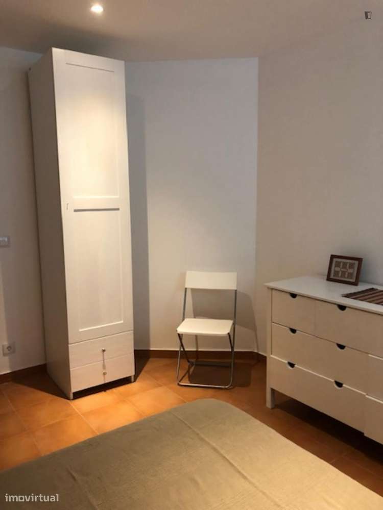 Quarto - localizado em Marquês de Pombal Lisbon - Grande imagem: 3/10