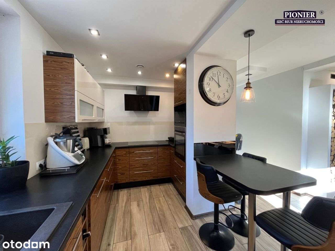 Komfortowy Dom Parterowy Z Poddaszem Użytkowym-4