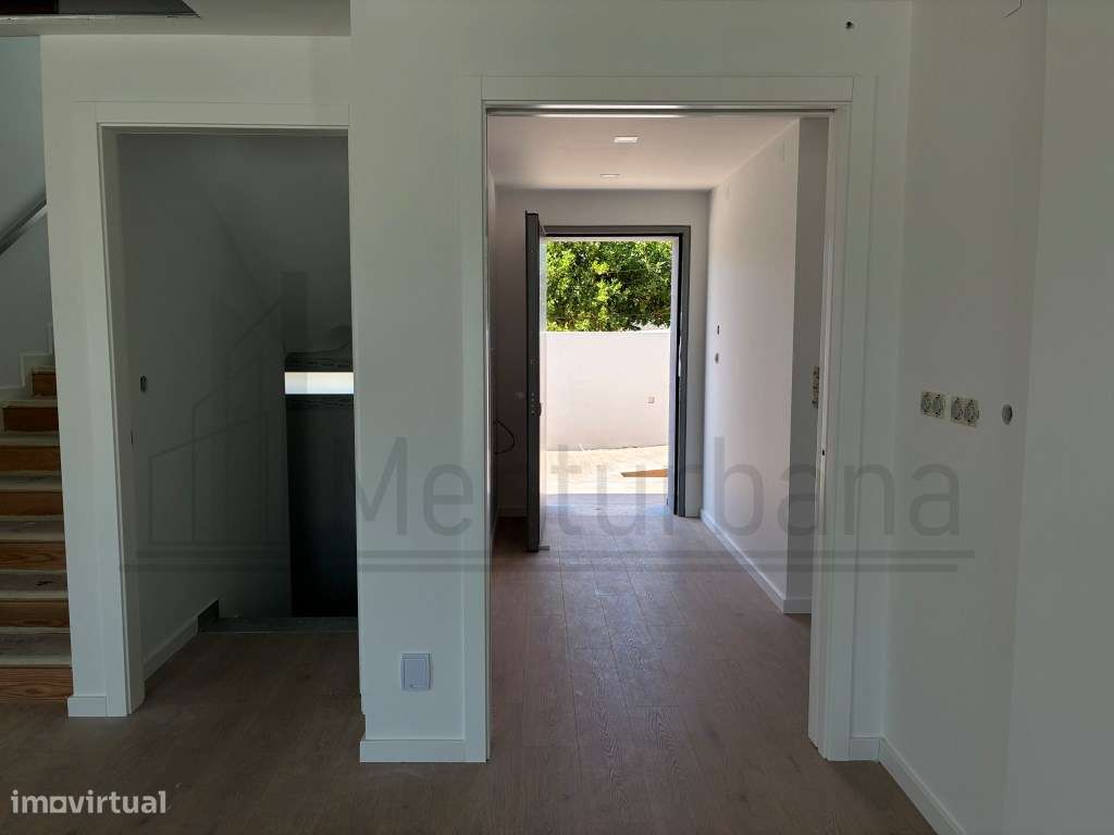 FANTÁSTICA MORADIA COM PISCINA EM MANIQUE - CASCAIS-5