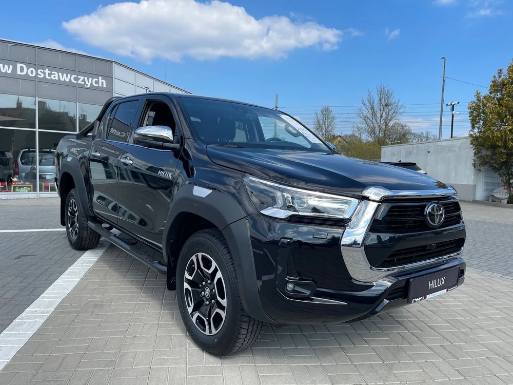 Toyota Hilux 2.8 D-4D Double Cab Invincible Sport 4x4 2025