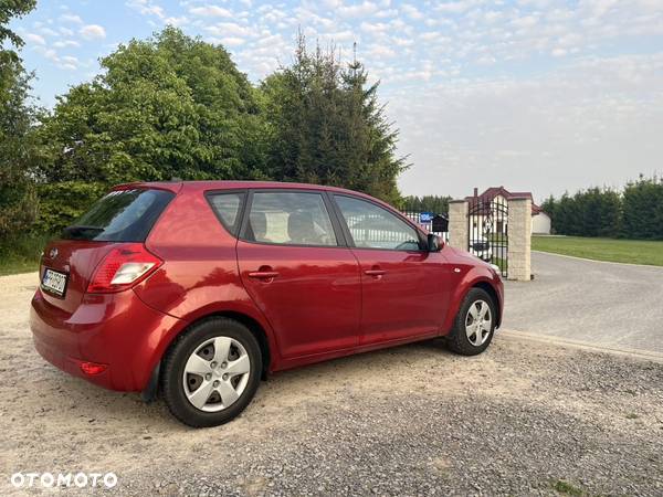 Kia Ceed Cee'd 1.6 L - 12