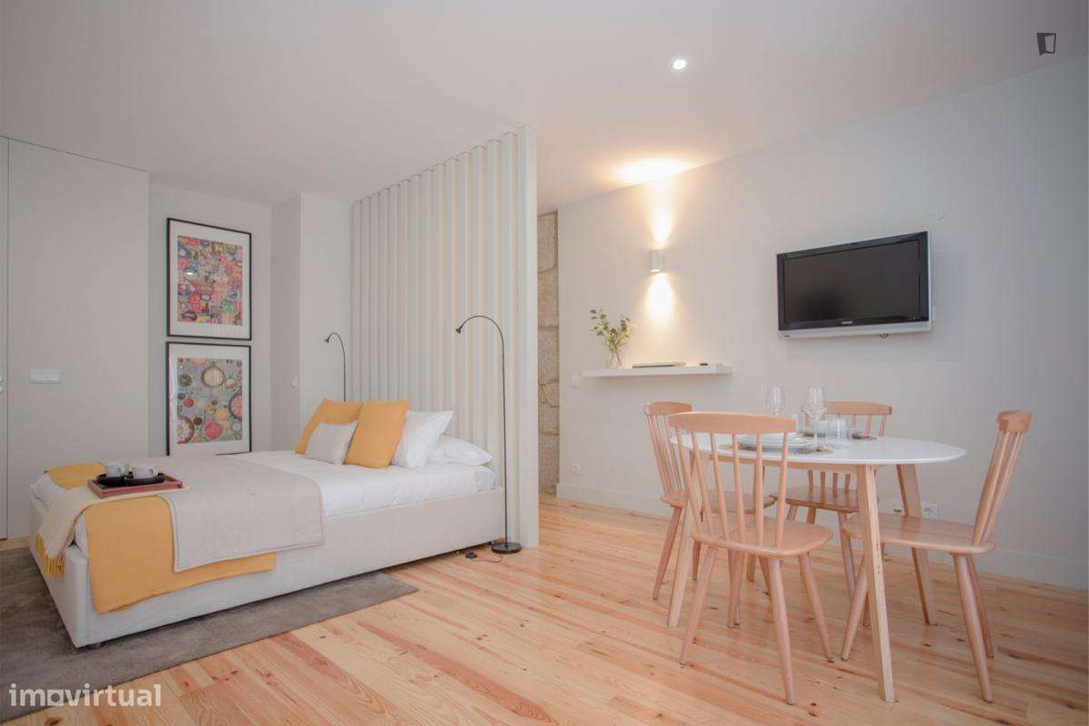 Estúdio - localizado em Cedofeita Porto - Grande imagem: 5/21