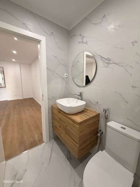 Apartamento T2 no centro histórico de Almada totalmente renovado - Grande imagem: 4/12