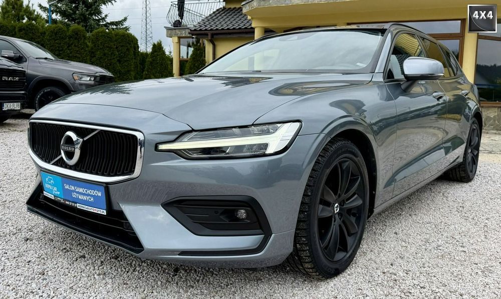 Volvo V60 II (2018- ) D4 AWD Geartronic Momentum Pro 2020