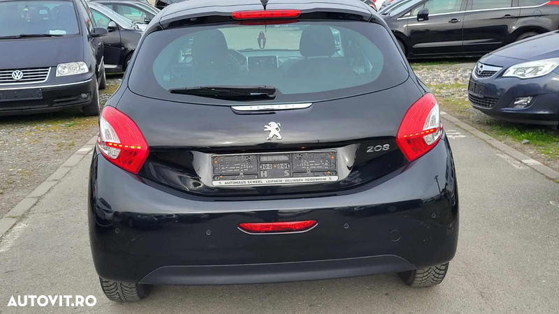 Peugeot 208 - 14