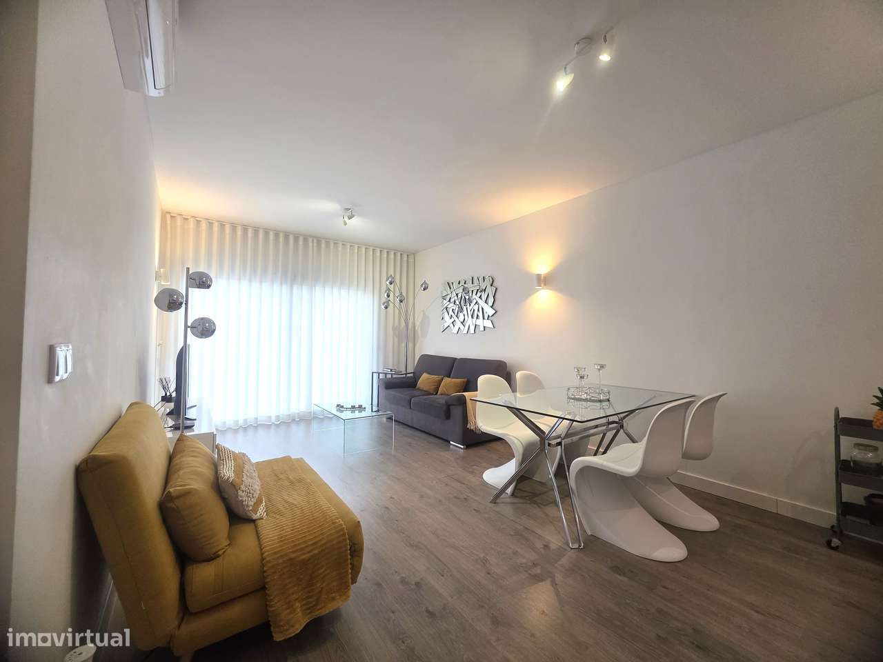 Apartamento T1 - Condomínio Luxo - Grande imagem: 2/31