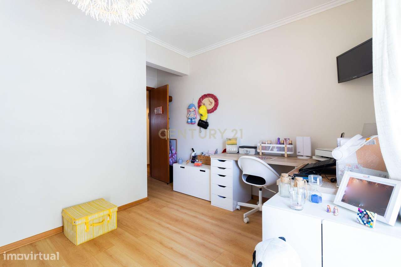 Apartamento T3 com Varanda em Barreiro - Oportunidade Única-12