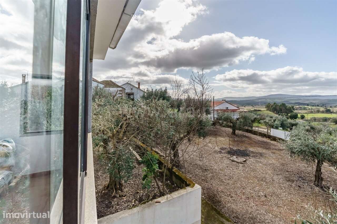 Moradia Isolada T4 / Fundão, Vales Pêro Viseu-19