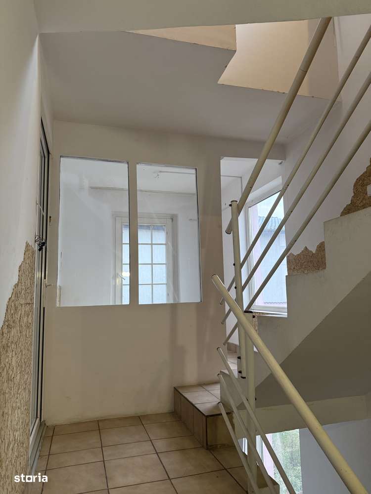 Vand Casa cu curte proprie in Rogerius - Imagine principală: 4/8