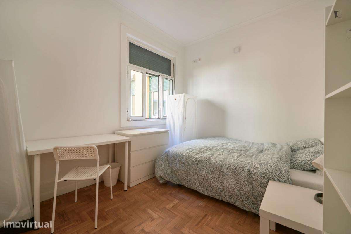 Quarto - localizado em Marquês de Pombal Lisbon - Grande imagem: 3/6