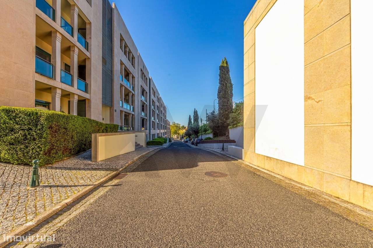 "T3 de Luxo no Prestigiado Villa Restelo"-1