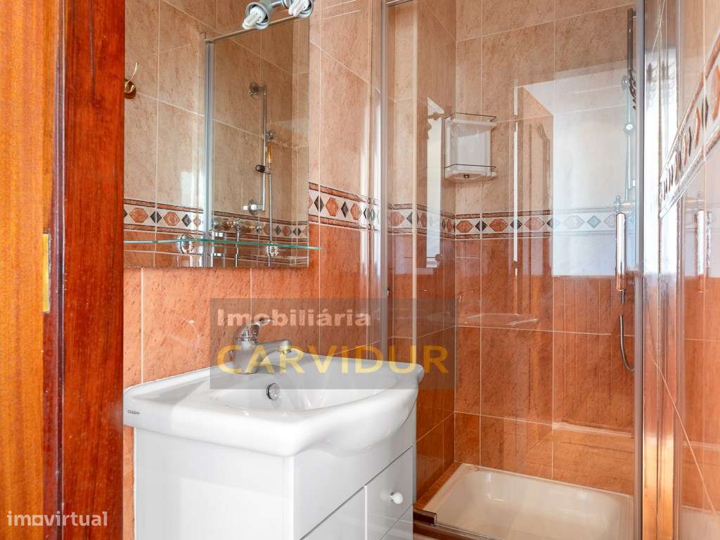 Moita T3 Boas áreas e excelente localização-20