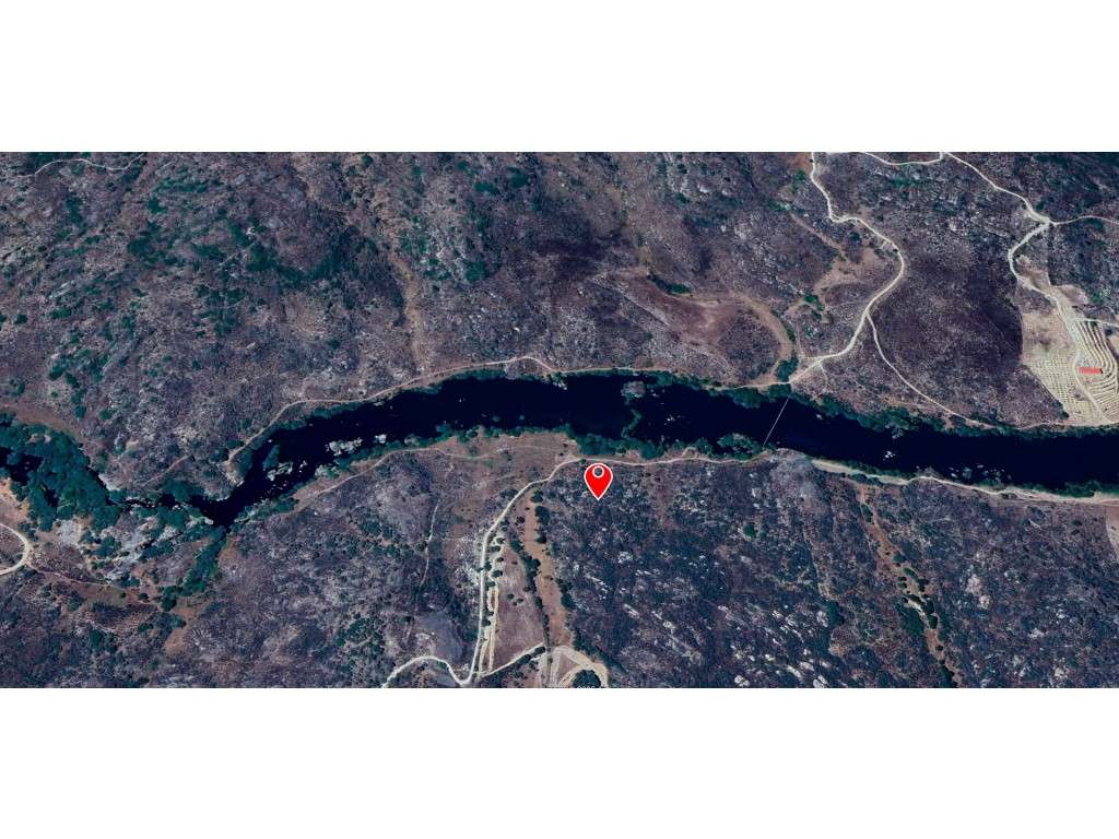 Terreno rústico junto ao Rio Coa, Junça, Almeida - Grande imagem: 4/12