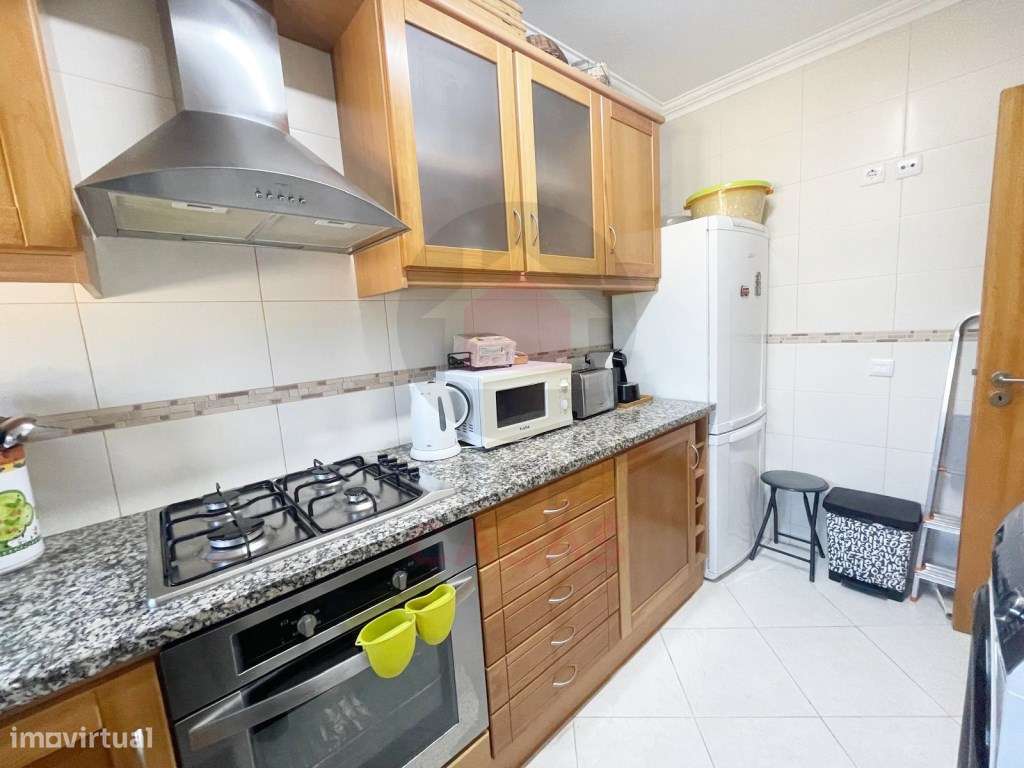 Moradia geminada no centro da Foz do Arelho-6