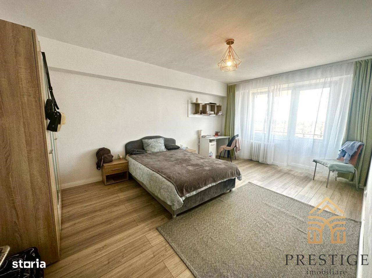 Apartament cu 4 camere de vanzare in zona Cantemir - Oradea