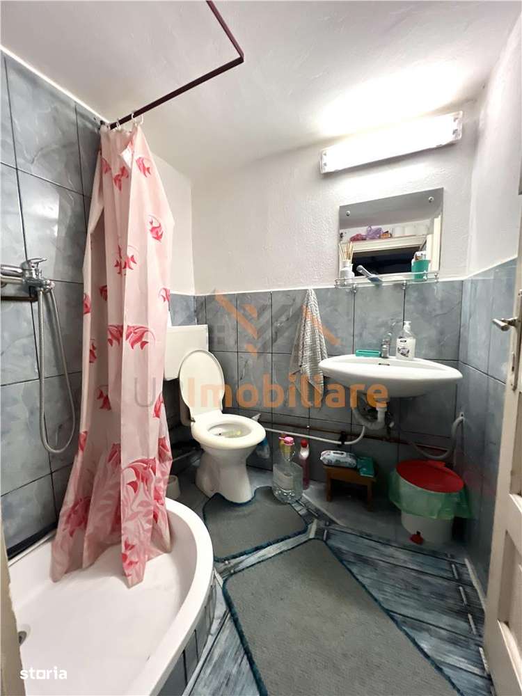 VILA CU 11 CAMERE, BEIUS - Imagine principală: 5/20