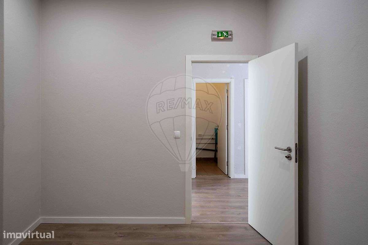 Loja à venda em Telheiras-16