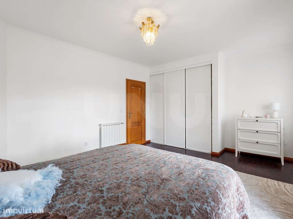 Moradia T2 com piscina e vista mar para venda em Santa Cruz.-23