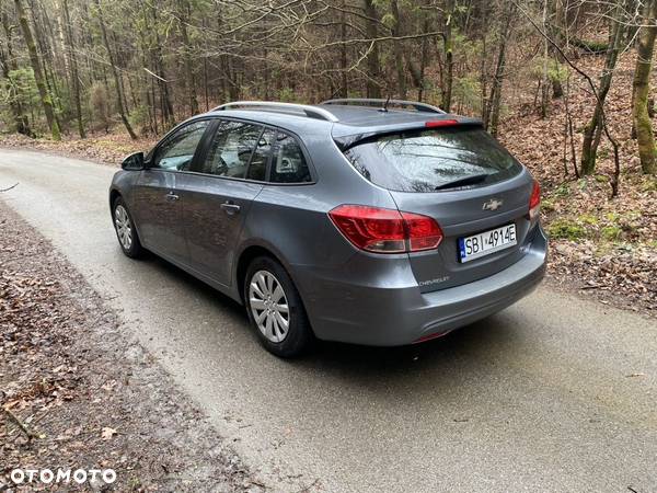 Chevrolet Cruze 1.6 LS - 3