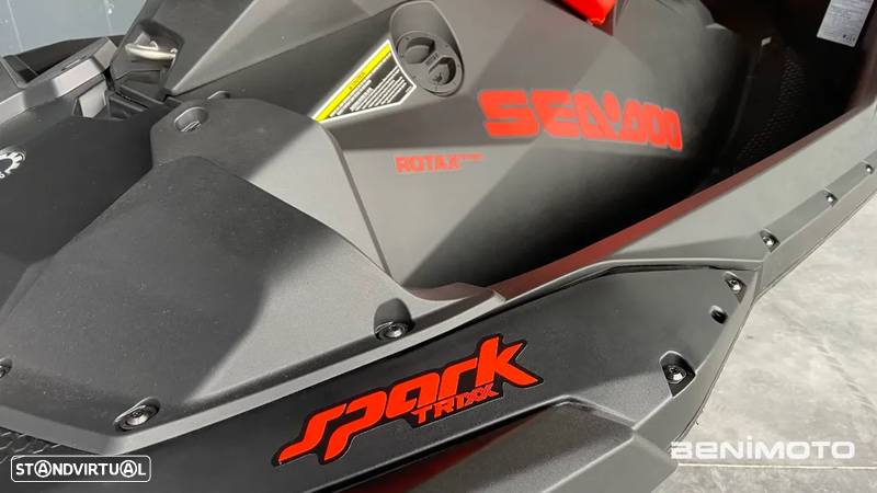 Sea-Doo SPARK TRIXX 2-Up - 15