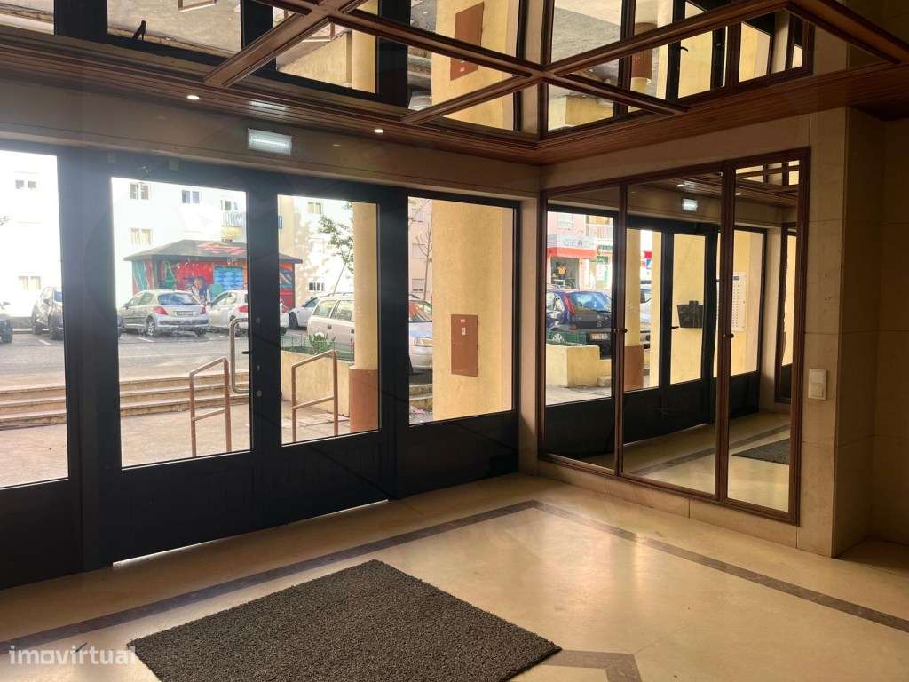 Apartamento T2, Tapada das Mercês-15