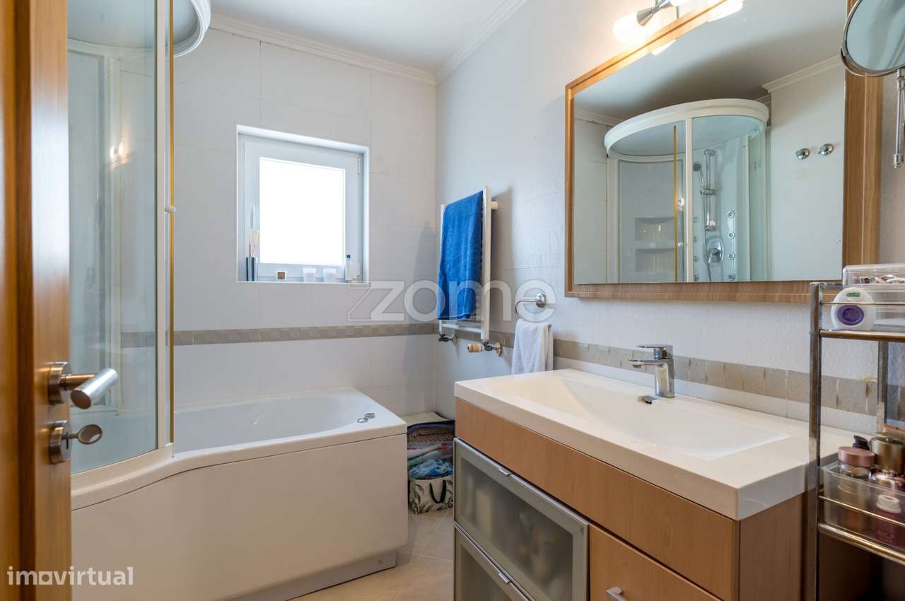 Moradia T4+1, com piscina-43