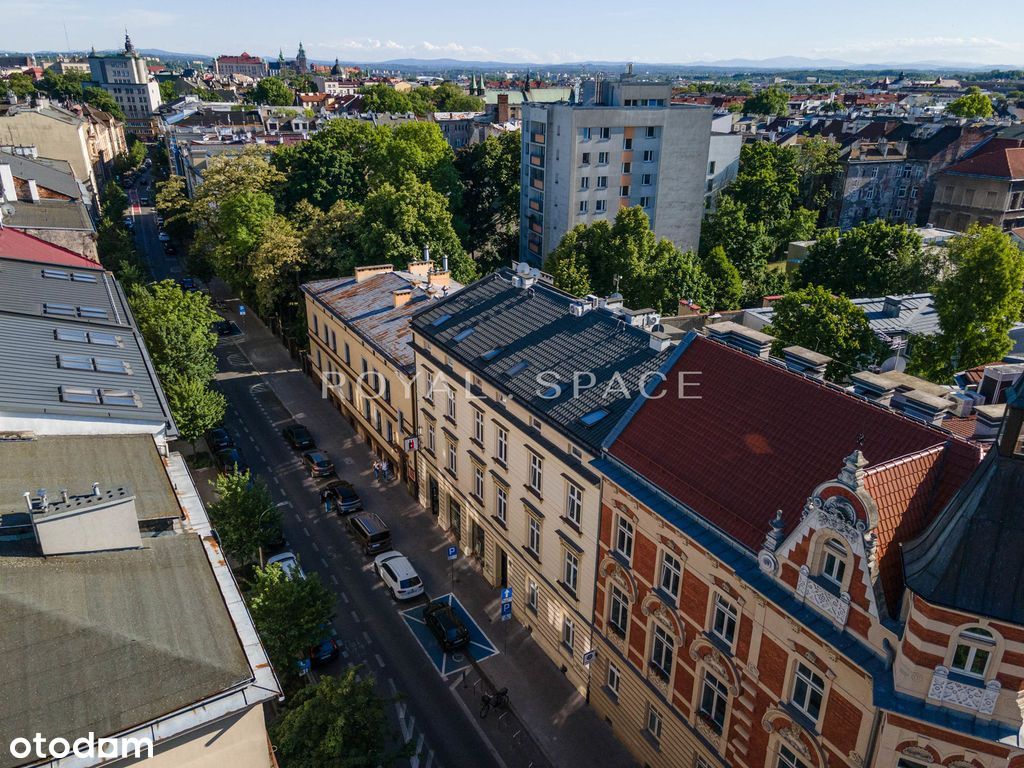 Lokal usługowy w odrestaurowanej kamiennicy