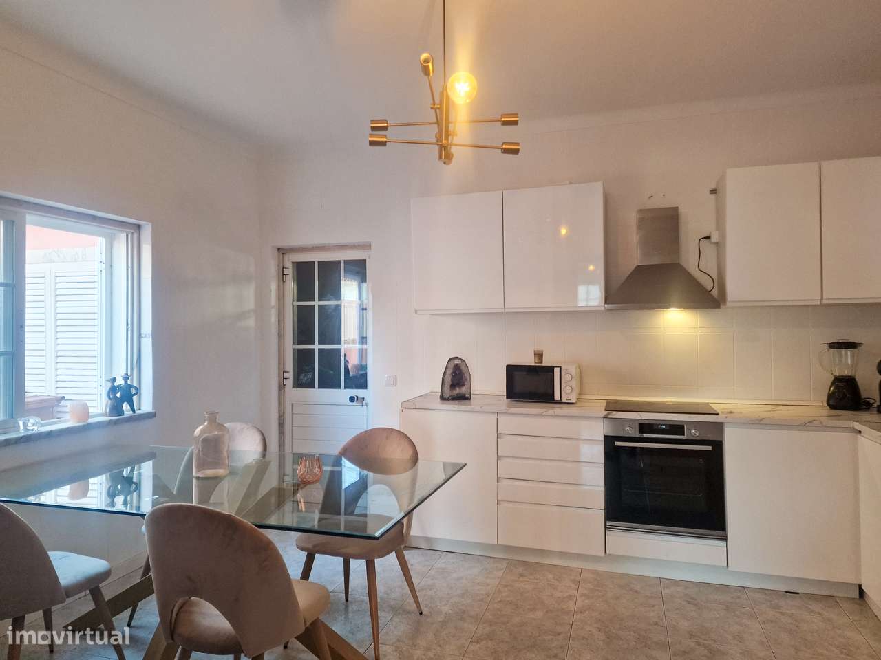 Moradia isolada de 6 assoalhadas com garagem - Zona tranquila-7