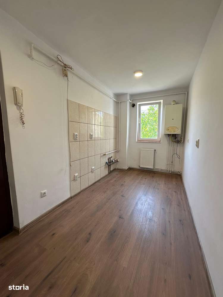 Apartament cu 2 camere, localizat în zona de sus a orașului. - Imagine principală: 4/9