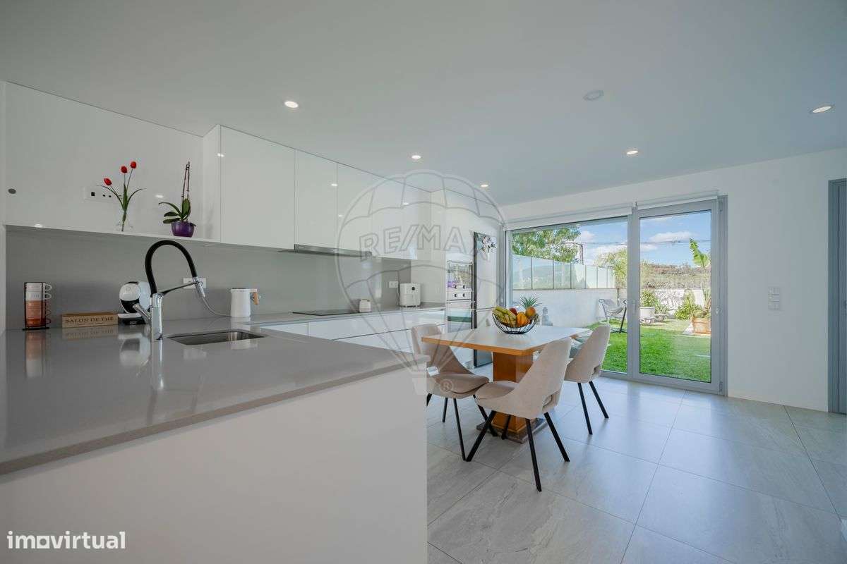 Moradia T3 de Sonho com Piscina Aquecida – Vila Verde-4