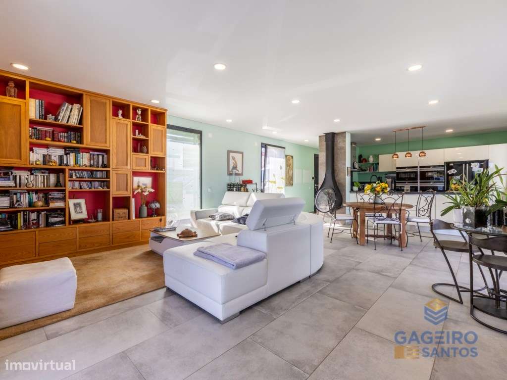 Moradia Térrea T3 Contemporânea com Piscina-5