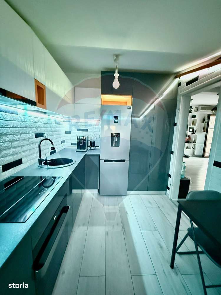 Apartament cu 3 camere + balcon mare - zona de case - Weiner Palada-9