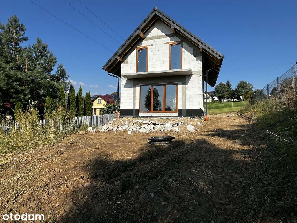 Nowy dom wolnostojący z widokiem na zieleń-12