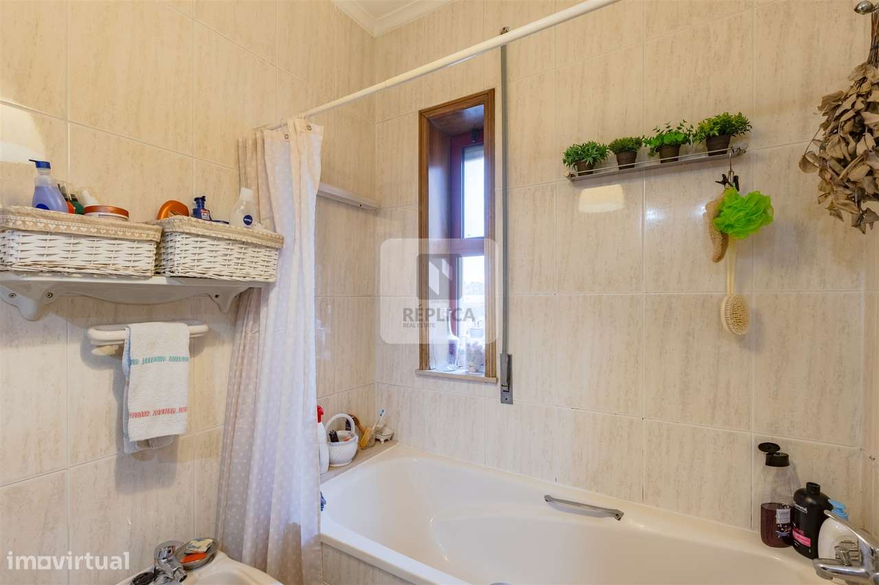Apartamento T4 Com áreas generosas em Vilar do Paraíso-26