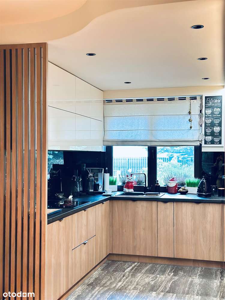 Przestronny, solidny dom po remoncie z ogrodem.-9