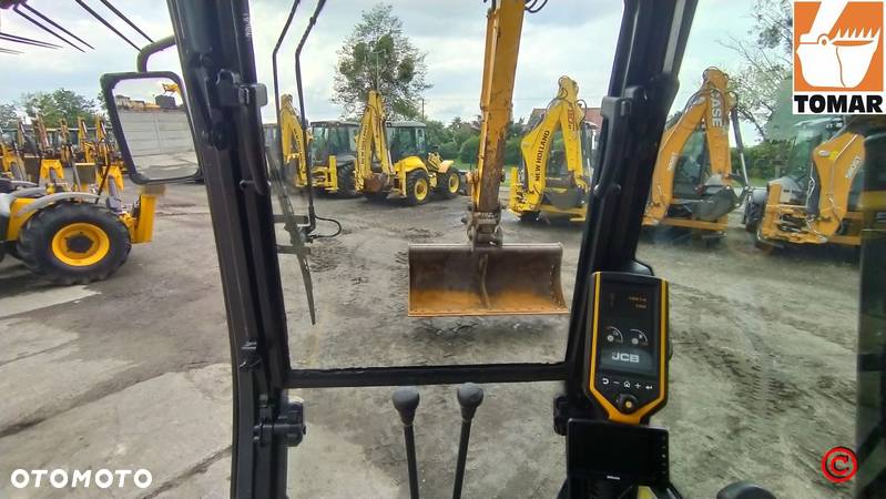 JCB JS130 LC - 24