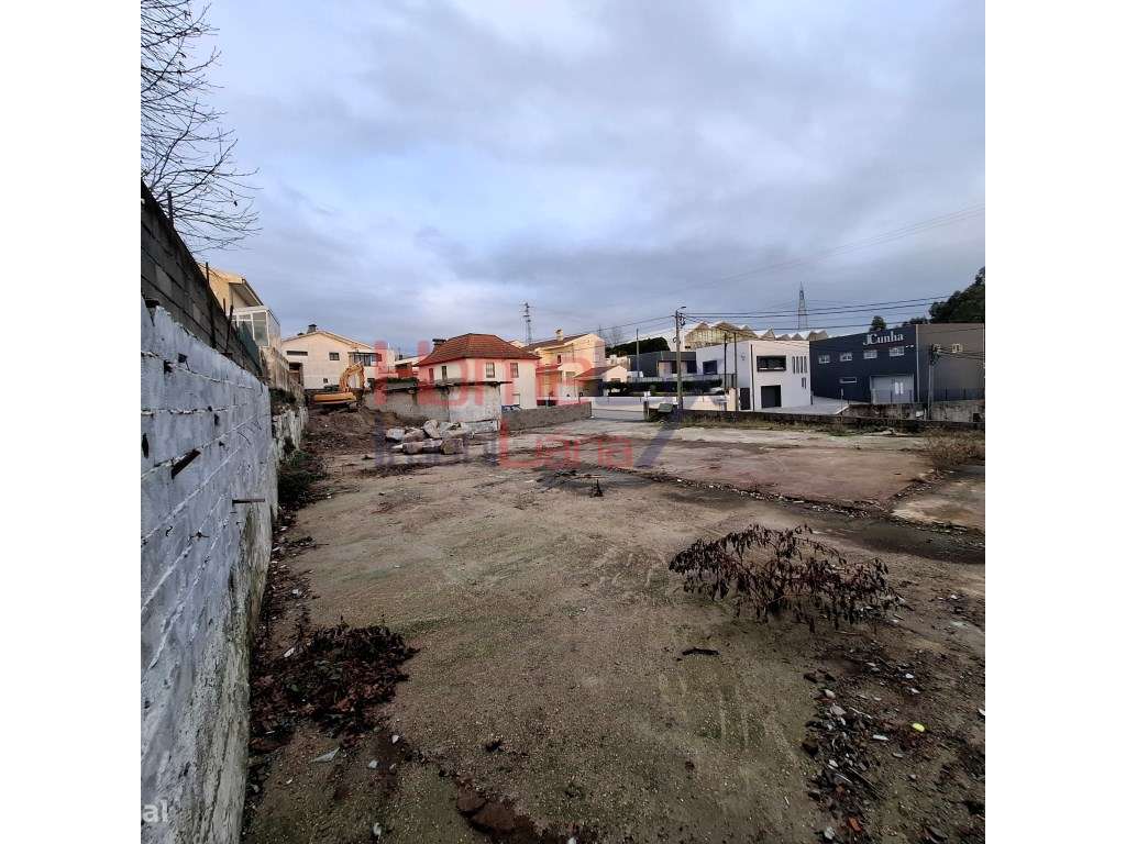 Terreno com 1260 m² em Vilela-10