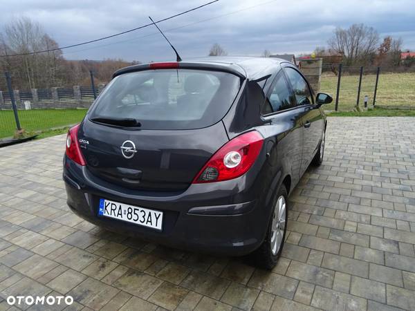 Opel Corsa 1.4 16V Energy - 9