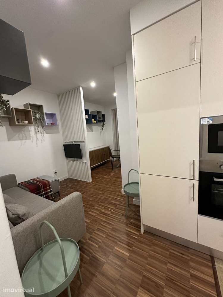Apartamento T1 junto à Rotunda da Boavista, mobilado e equipado - Grande imagem: 3/15