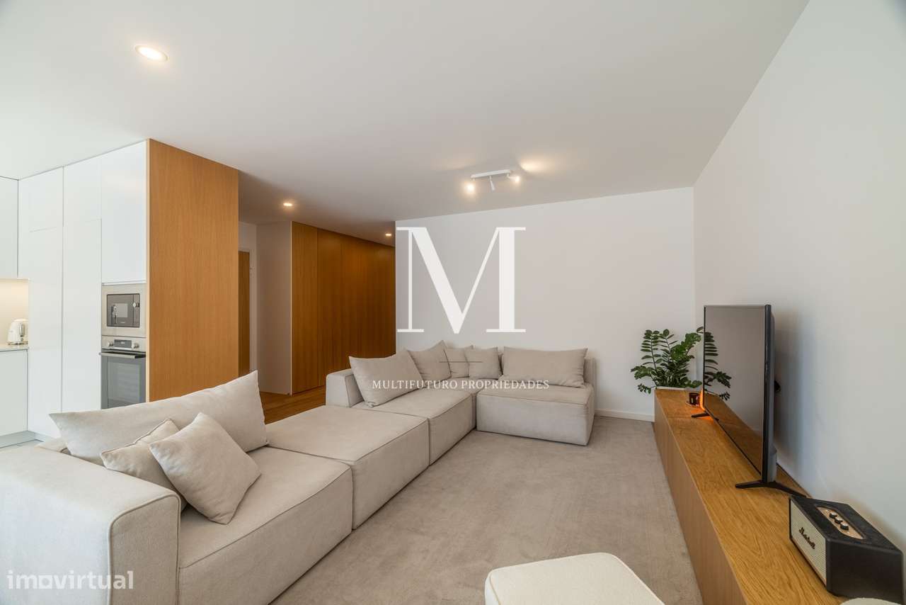 Apartamento T3 | Terraço | Varandas | Garagem | Praia-25
