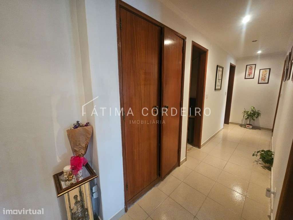 Apartamento T2 na Amora - Localização Privilegiada e Excelente Opor...-17
