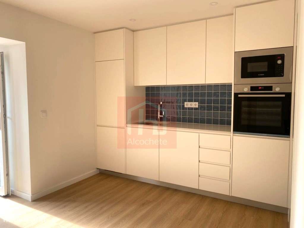 Apartamento duplex T2+2 com terraço no centro histórico Alcochete - Grande imagem: 5/35