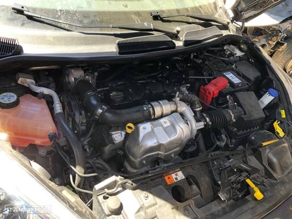 Ford Fiesta Mk6 JA8 1.5 TDCI de 2014 para peças ou inteiro - 7