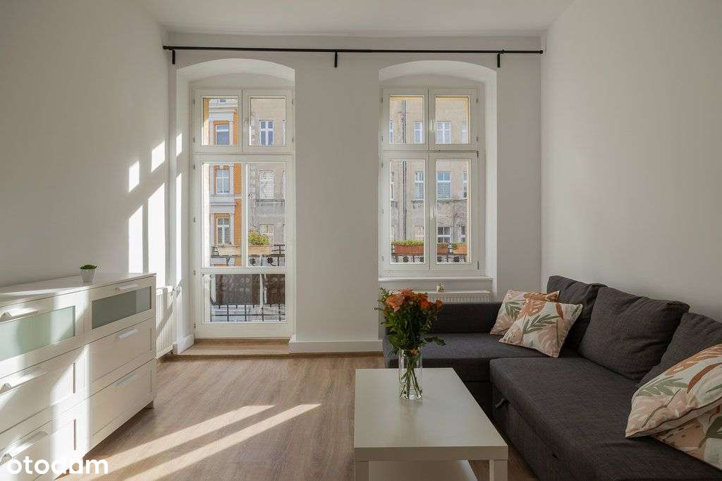 Pięknie doświetlone mieszkanie w kamienicy | film-5