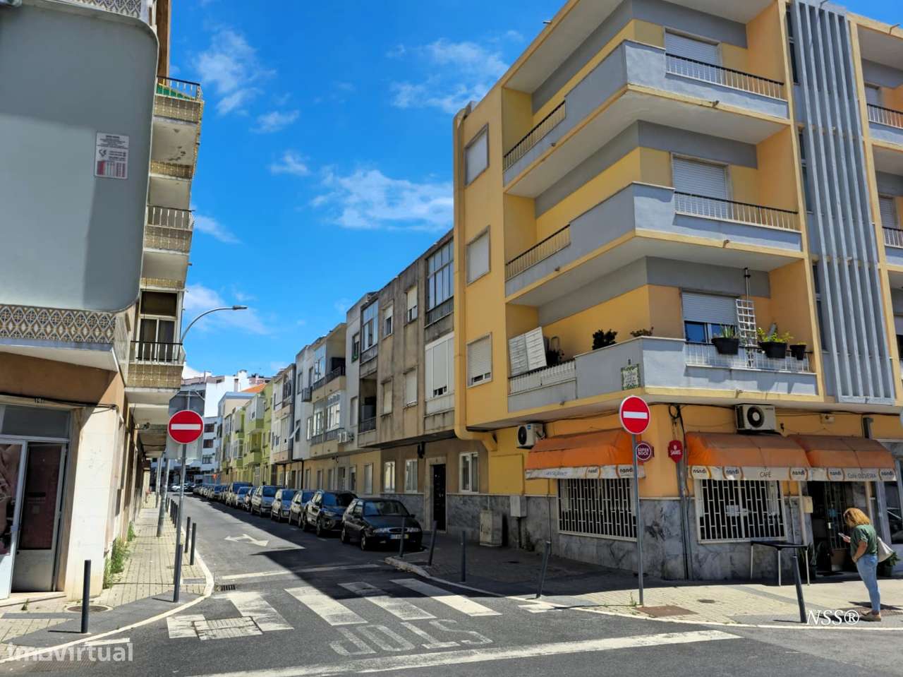 Apartamento T2 com quintal e anexo na Amadora-26