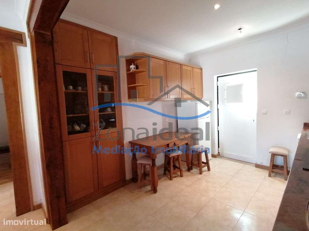Moradia com quintal, localizada em Alenquer-5
