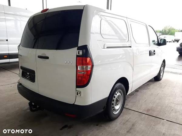 Hyundai H-1 Cargo teilverglast Autm DF - 9