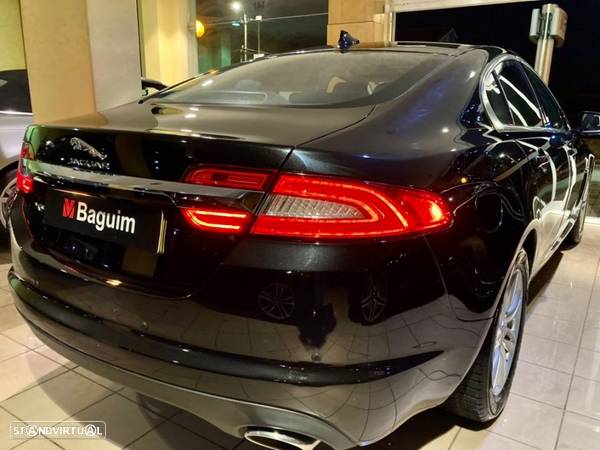 Jaguar XF 2.2 D Premium Luxury - 23