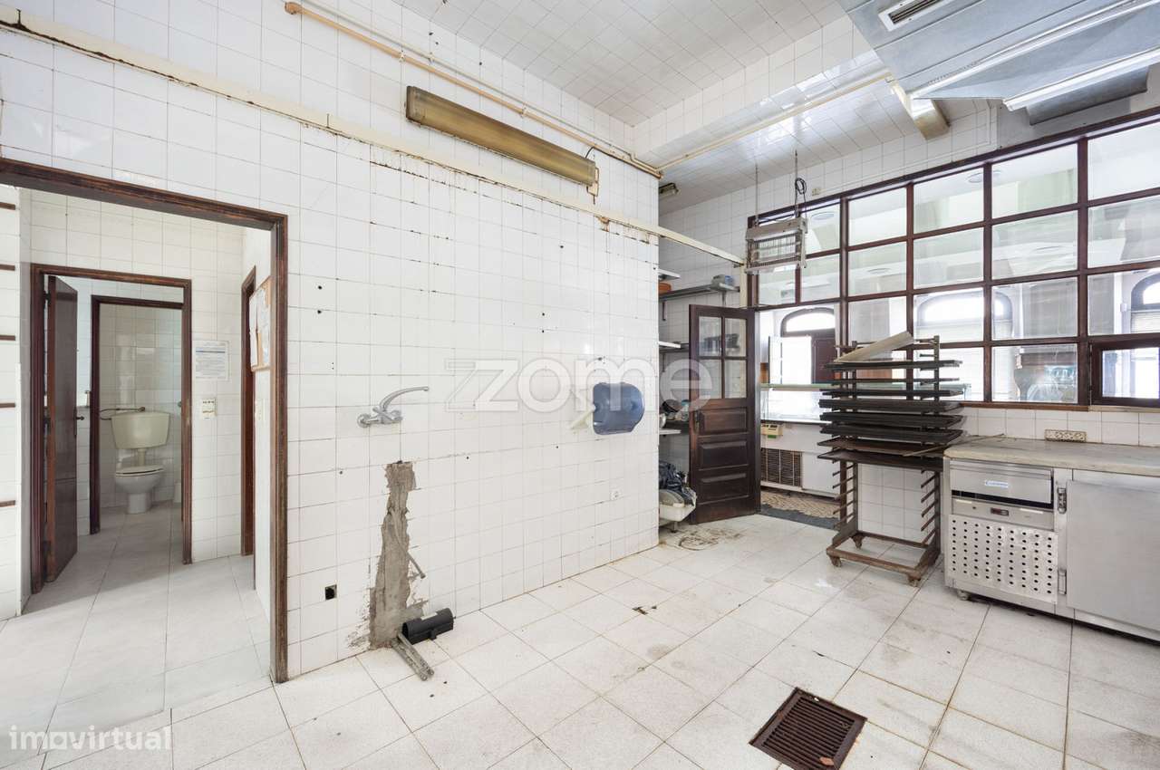 Loja perto da praia da Nazaré-21